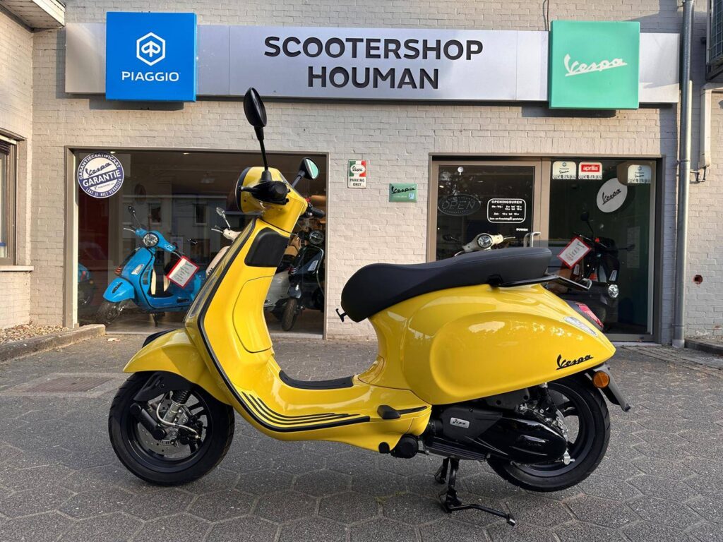 Vespa Primavera S 125cc GIALLO CURIOSO BLACKPACK EDITION (nr.275)