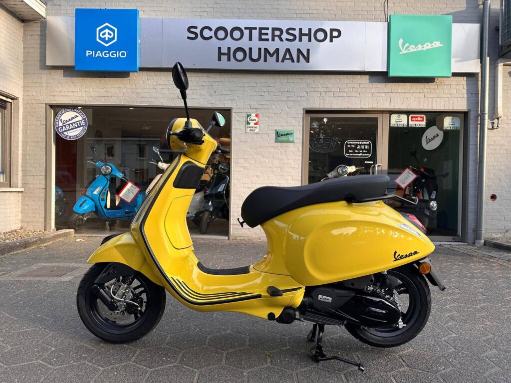 Vespa Primavera S 125cc GIALLO CURIOSO BLACKPACK EDITION (nr.275)