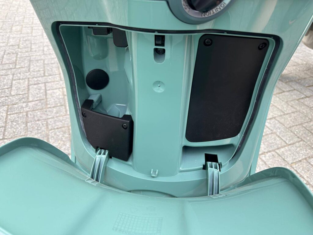 Vespa Primavera 125cc Verde 80th (nr.45)